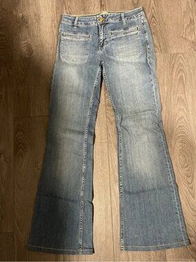 NEW Zara mid Rise Flare Jeans Light Wash Bootcut Zip Fly Denim Pockets Size 4